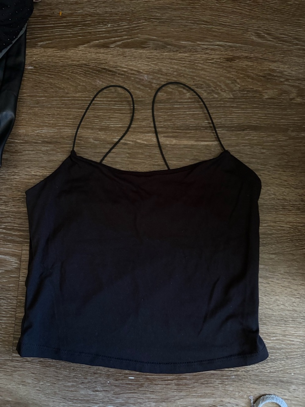 gaze Black Spaghetti Strap Cropped Tank